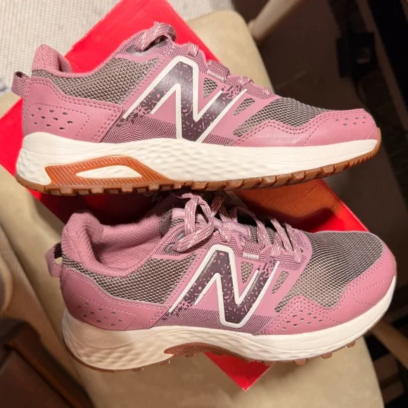 New Balance Pink and Gray Women's Training Sneakers - Picture 2 of 8